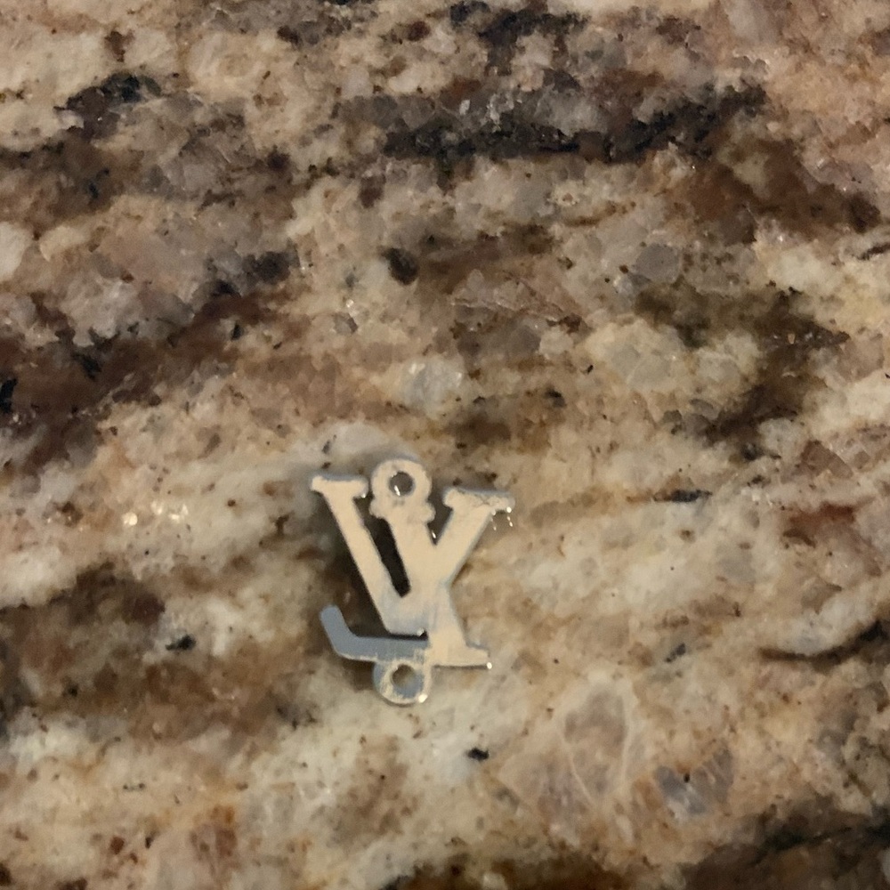 Louis Vuitton Zipper Pull - Picture 4 of 4